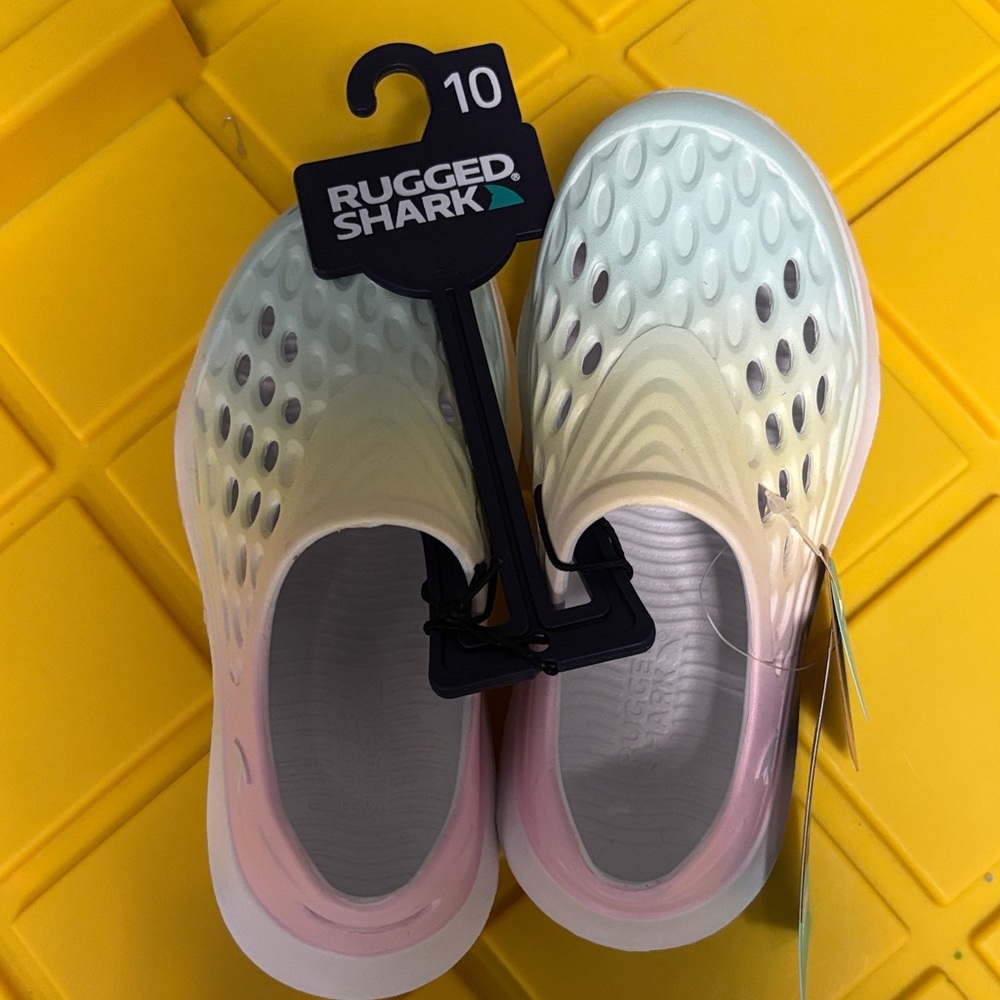 Rugged Shark Kids' Gradient Water Clogs — Pink & Mint